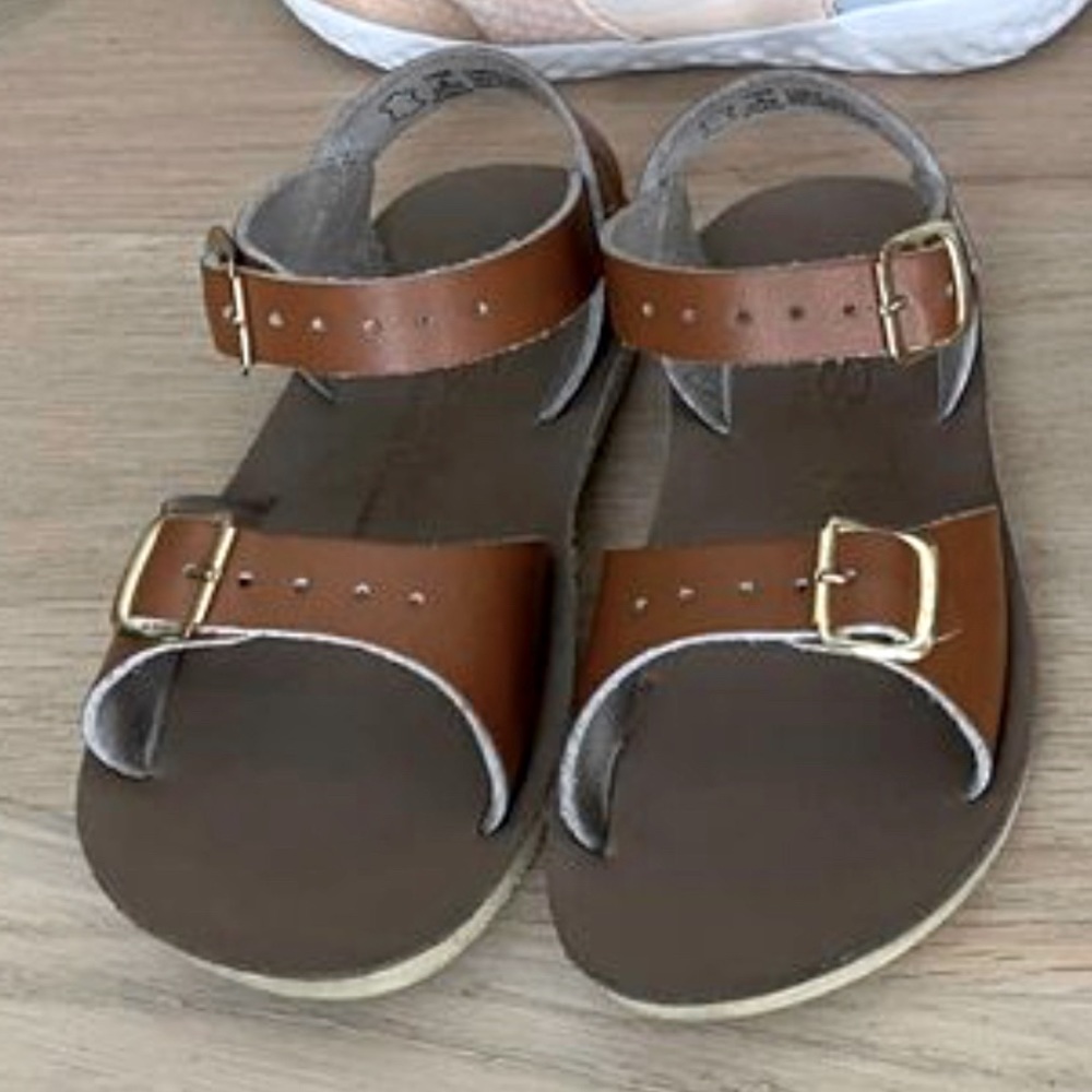 Saltwater sandles